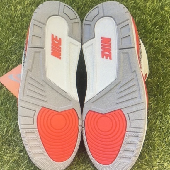 Air Jordan 3 Retro main image 4